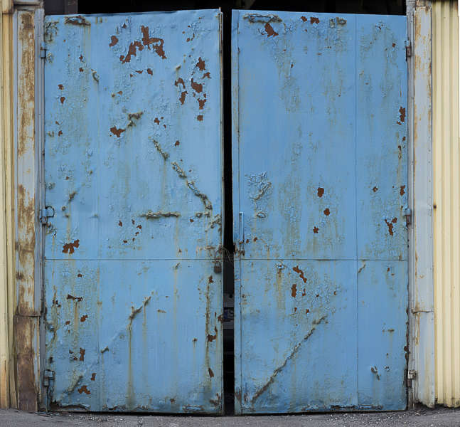 DoorsMetalBig0242 - Free Background Texture - door double metal big old blue